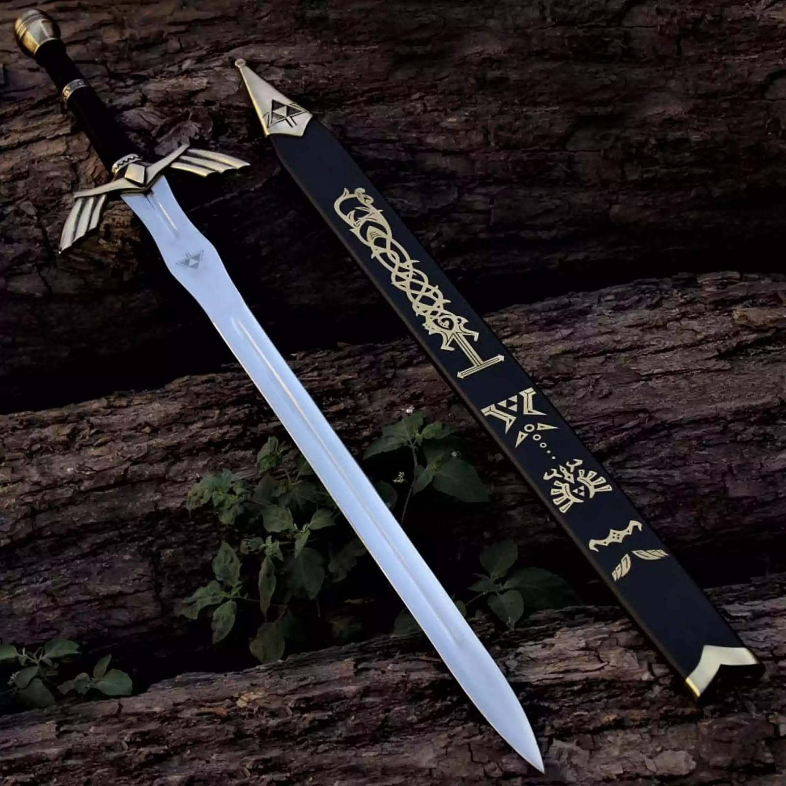Legend of Zelda Master Sword Replica, Handmade Link Sword, Stainless Steel Fantasy Display Sword, Movie Sword Replica, Cosplay Collectible