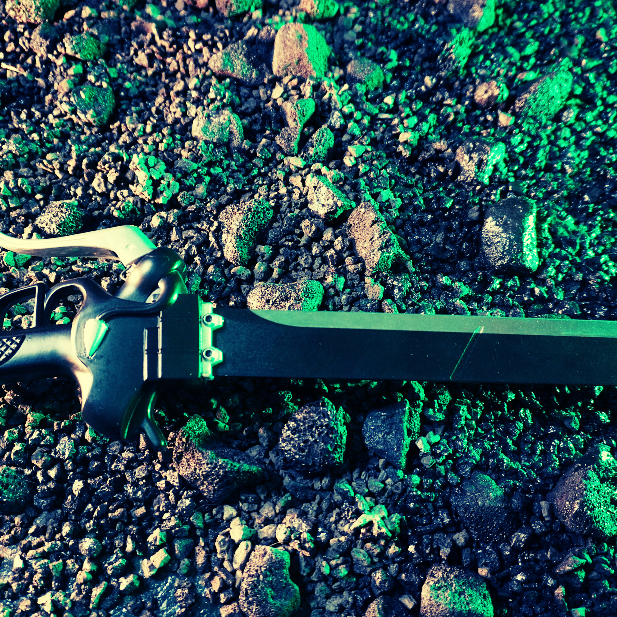 Attack on Titan battle-ready sharp sword replica with detailed hilt