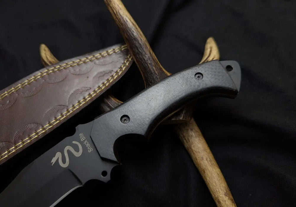 Ada Wong Resident Evil 4 Remake knife replica with leather sheath