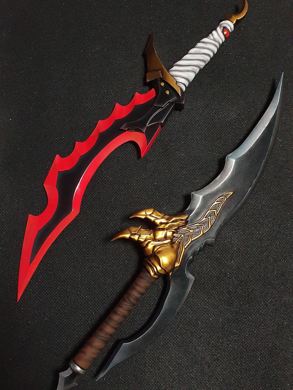 Solo Leveling Knight Killer and Kasaka Venom Fang dagger replicas