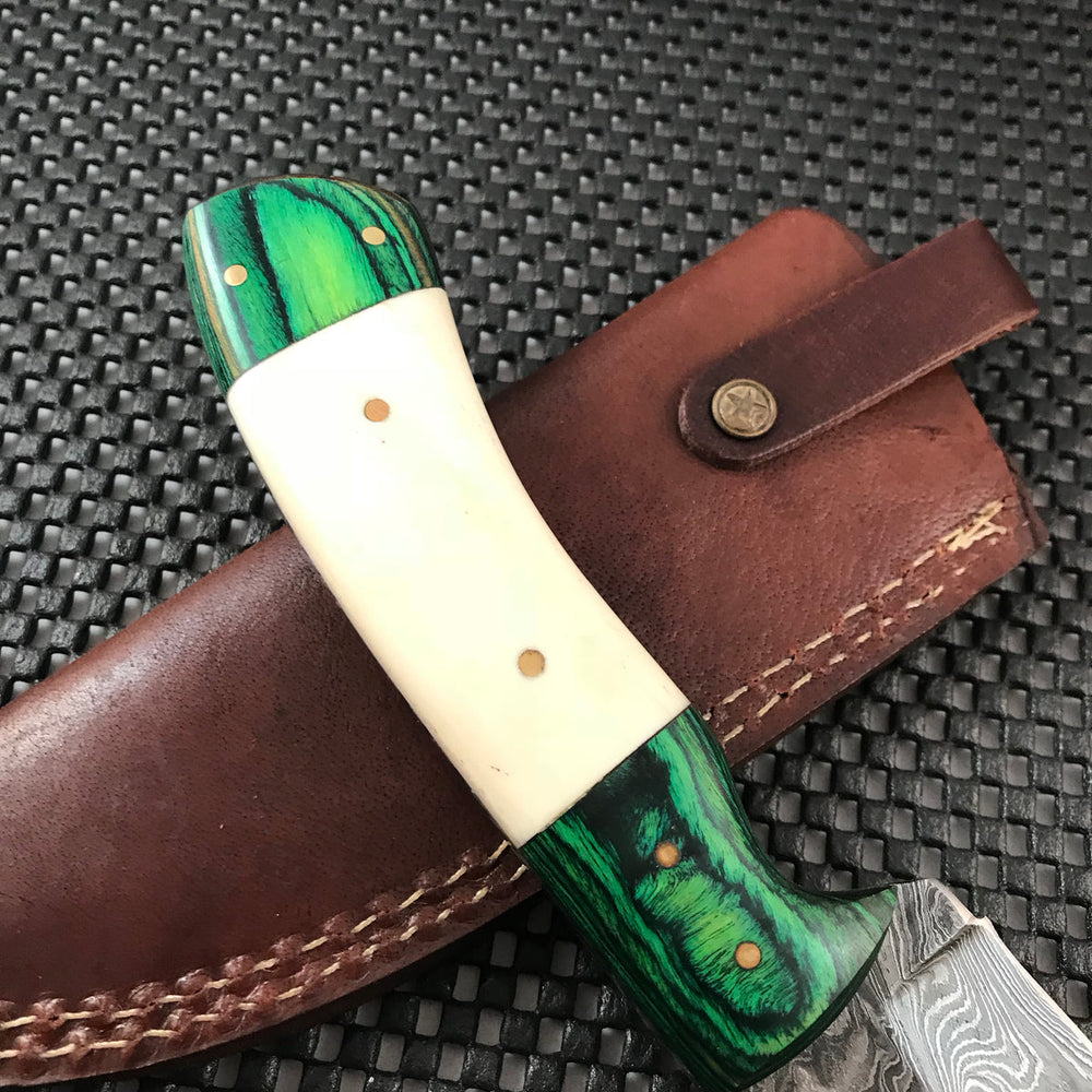 Hand forged Damascus hunting knife with buffalo horn handle and leather sheath